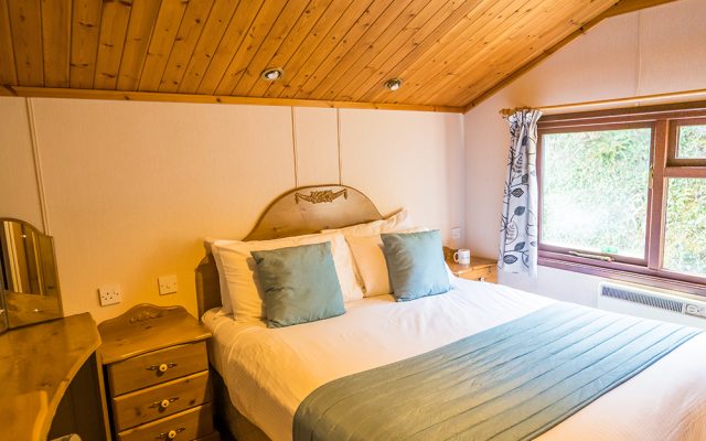 premium lodge double bedroom